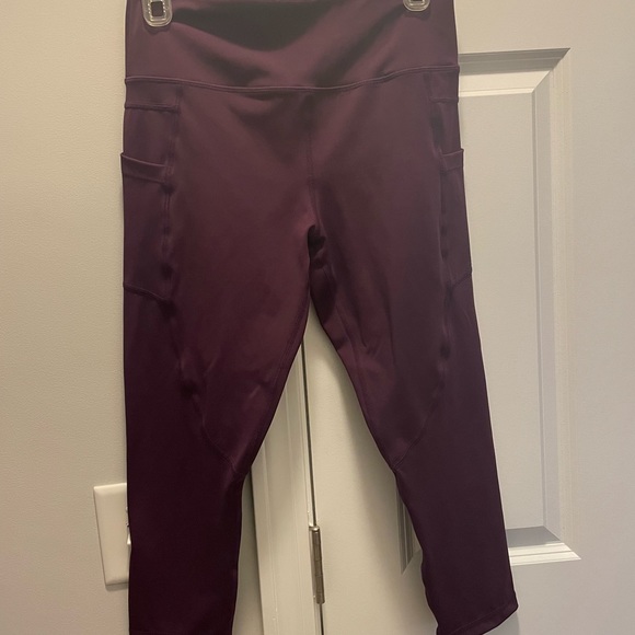 Zyia hi-rise light n tight 20” compression capri size 8-10 - Picture 2 of 6